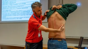 Estudio de casos clínicos en PNIE durante sesión formativa con Xevi Verdaguer.
